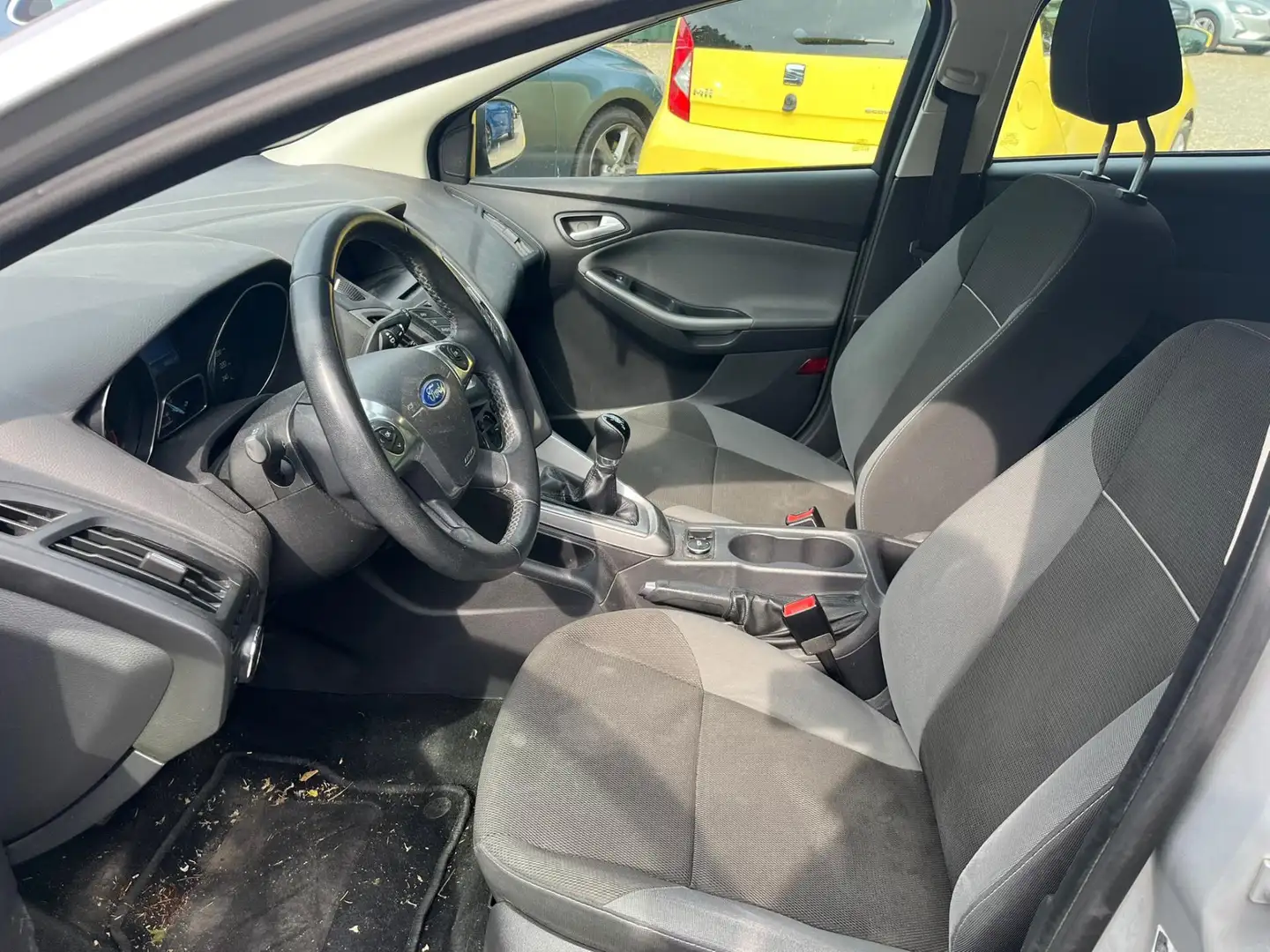 Ford Focus 1.6 TI-VCT Trend AIRCO/cruise Grijs - 2