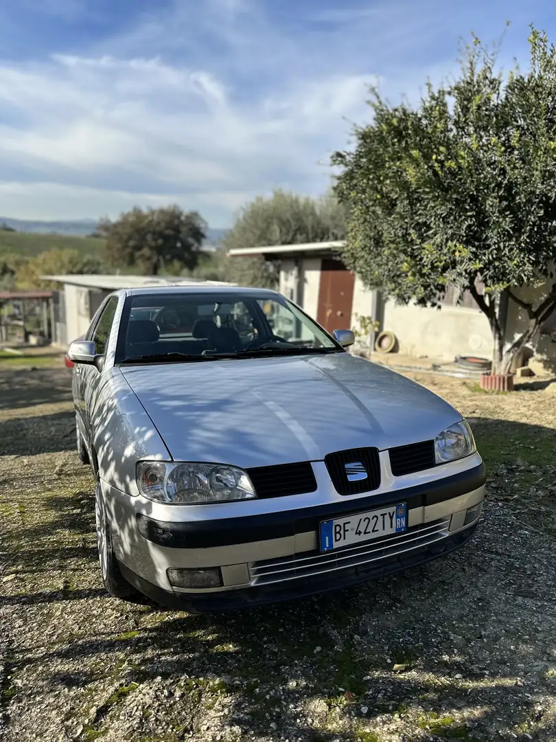 SEAT Ibiza Ibiza II 1999 3p 1.6 Signo Срібний - 1