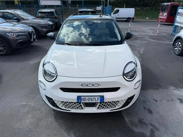 Fiat 600 view 3