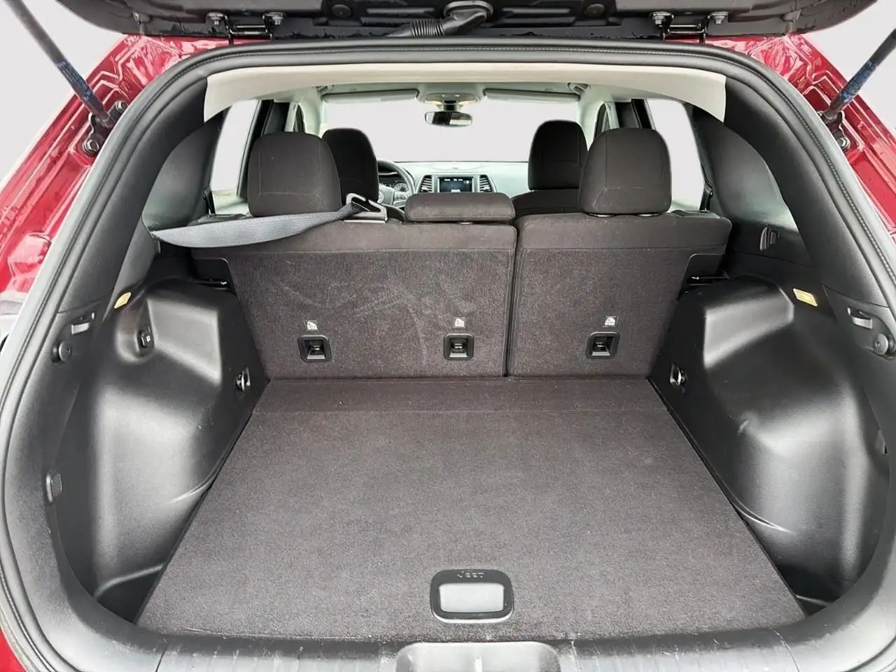 Jeep Cherokee снимка Jeep Cherokee