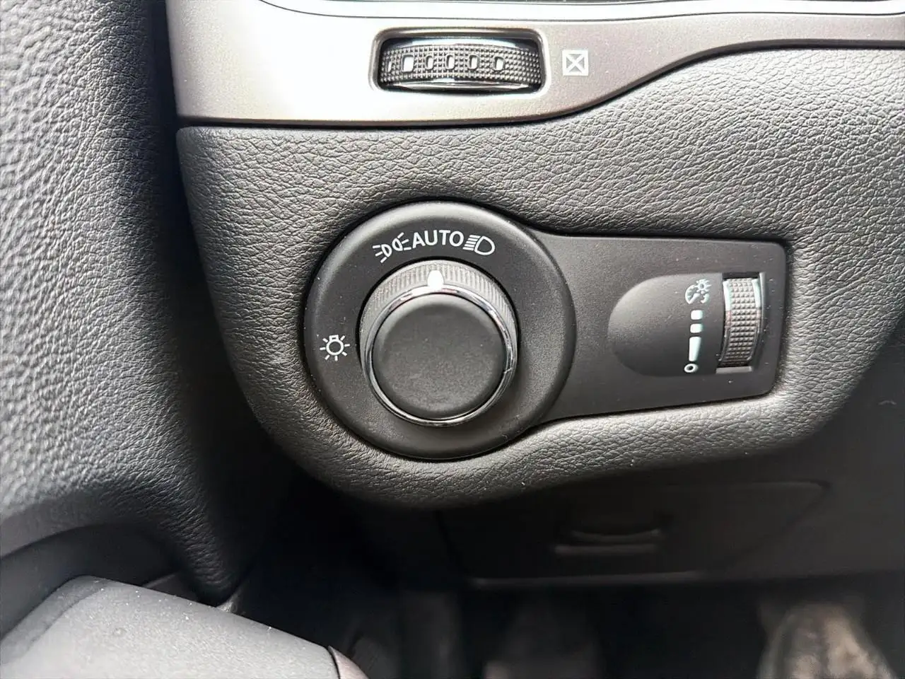Jeep Cherokee снимка Jeep Cherokee