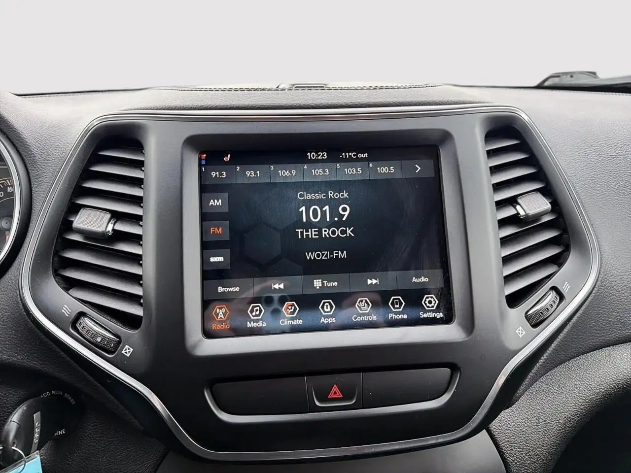 Jeep Cherokee снимка Jeep Cherokee