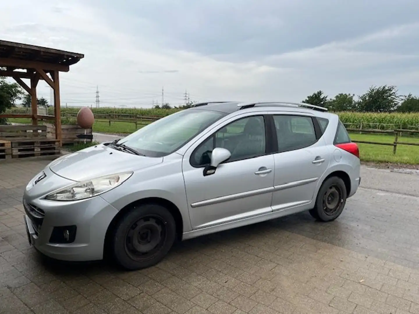 Peugeot 207 207 SW 110 HDi FAP (Blue Lion) Tendance Silber - 2
