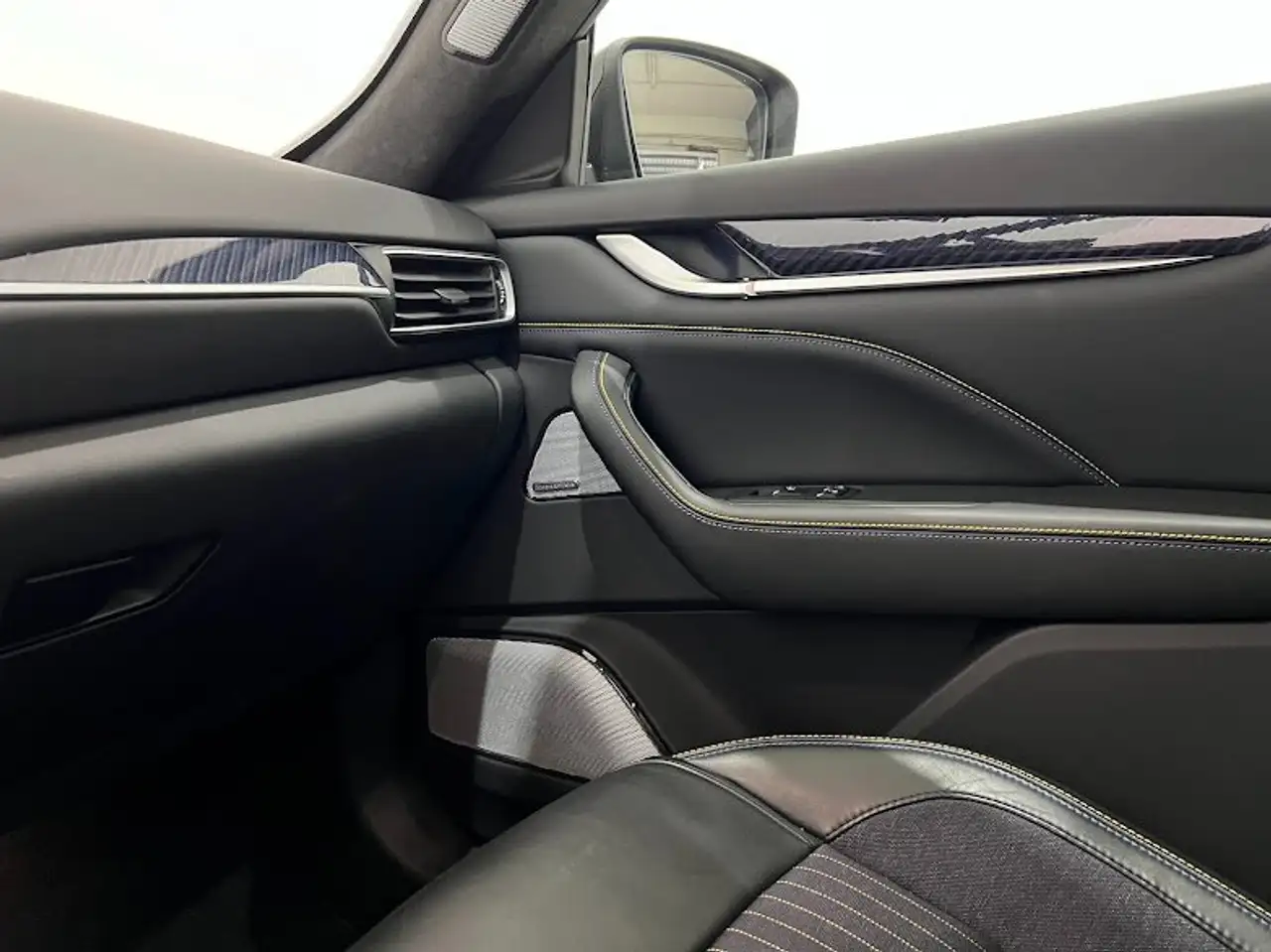 Maserati Levante 2024 — фото 18