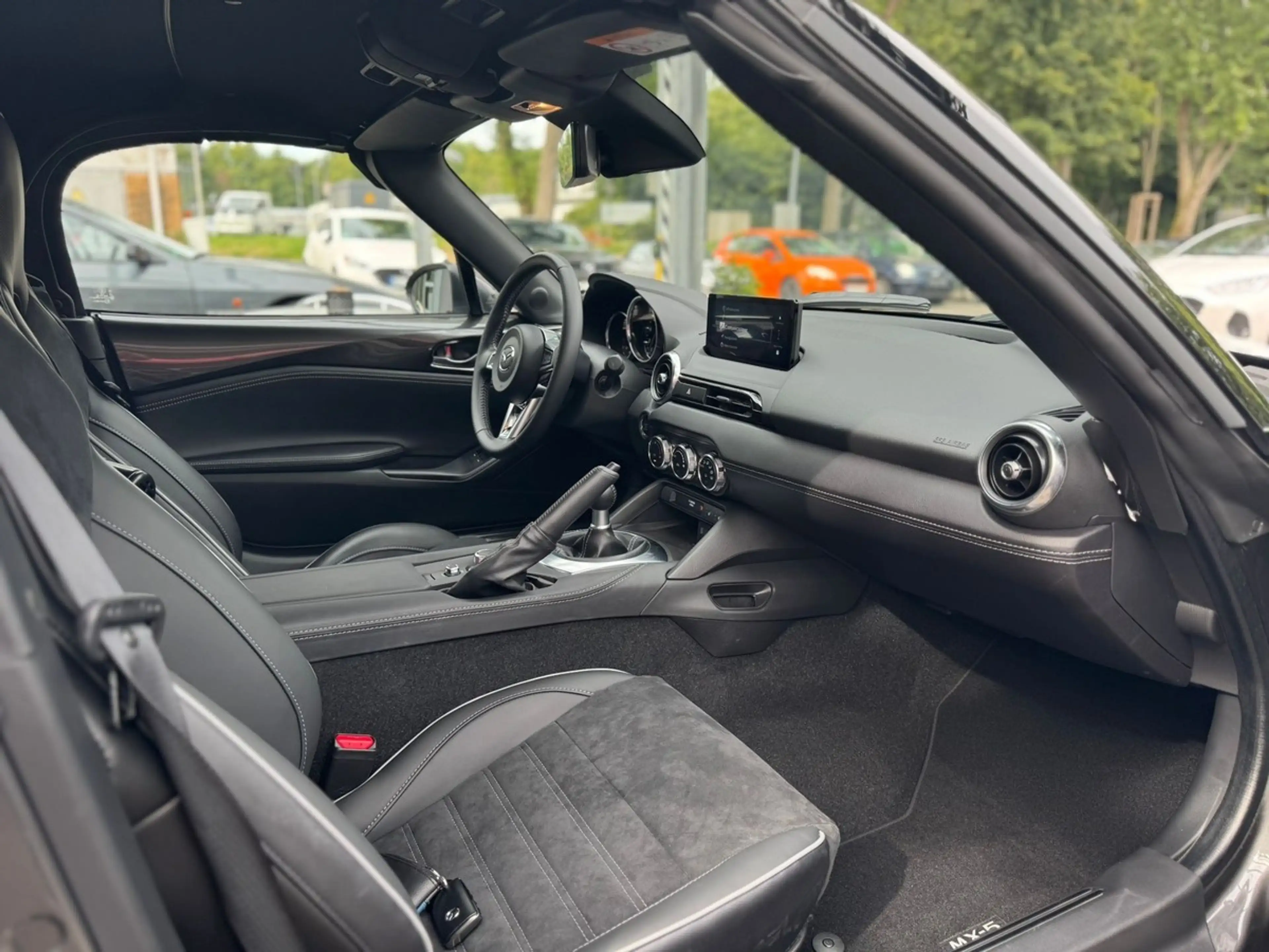 Mazda MX-5 Homura- Matrix, Bose, Tieferlegung, 17Zoll, Spoile — photo 6