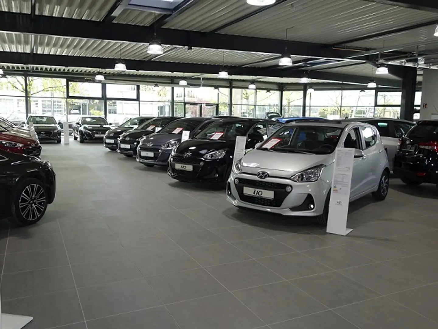 Hyundai KONA Prime Hybrid 2WD 1.6 GDI EU6e El. Panodach Navi Di Schwarz - 2