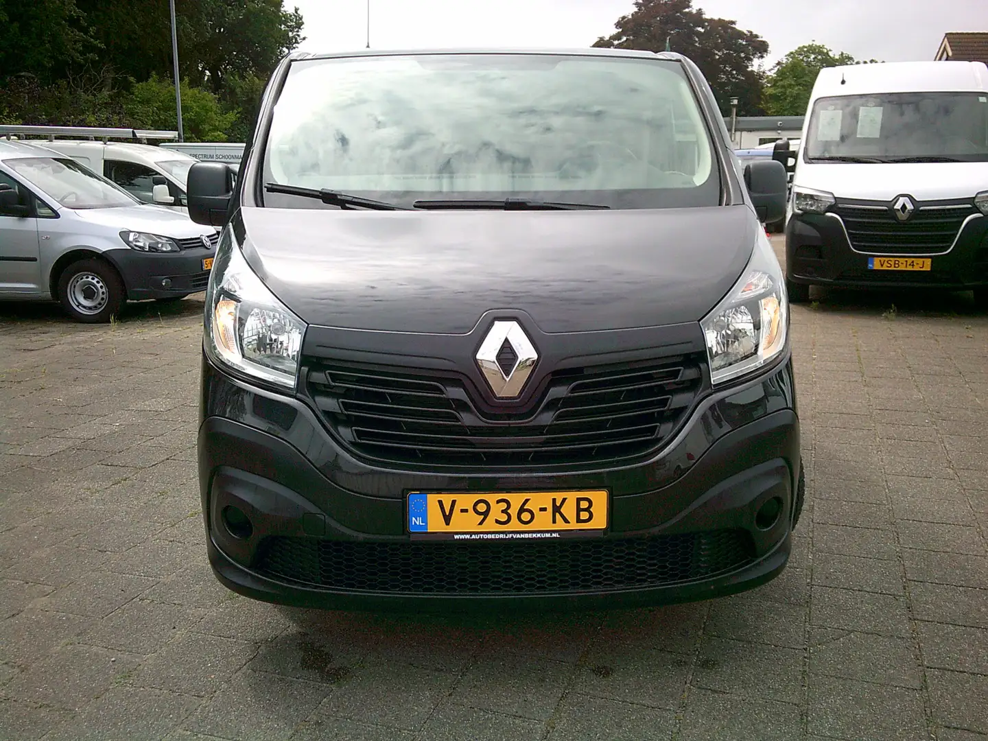 Renault Trafic 1.6 dCi T27 L1H1 Comfort VOORZIEN VAN AIRCO+CRUISE Zwart - 2