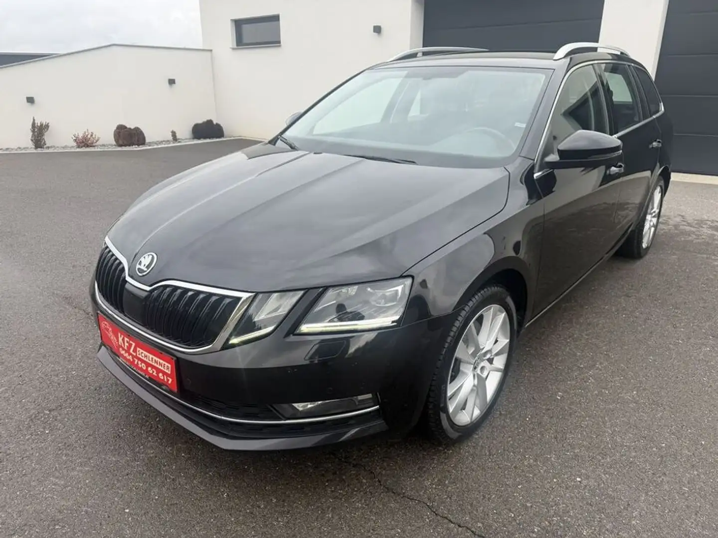 Skoda Octavia Combi Style 4x4 DSG/LED/AHK Schwarz - 1