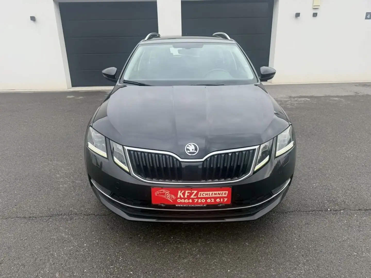 Skoda Octavia Combi Style 4x4 DSG/LED/AHK Schwarz - 2