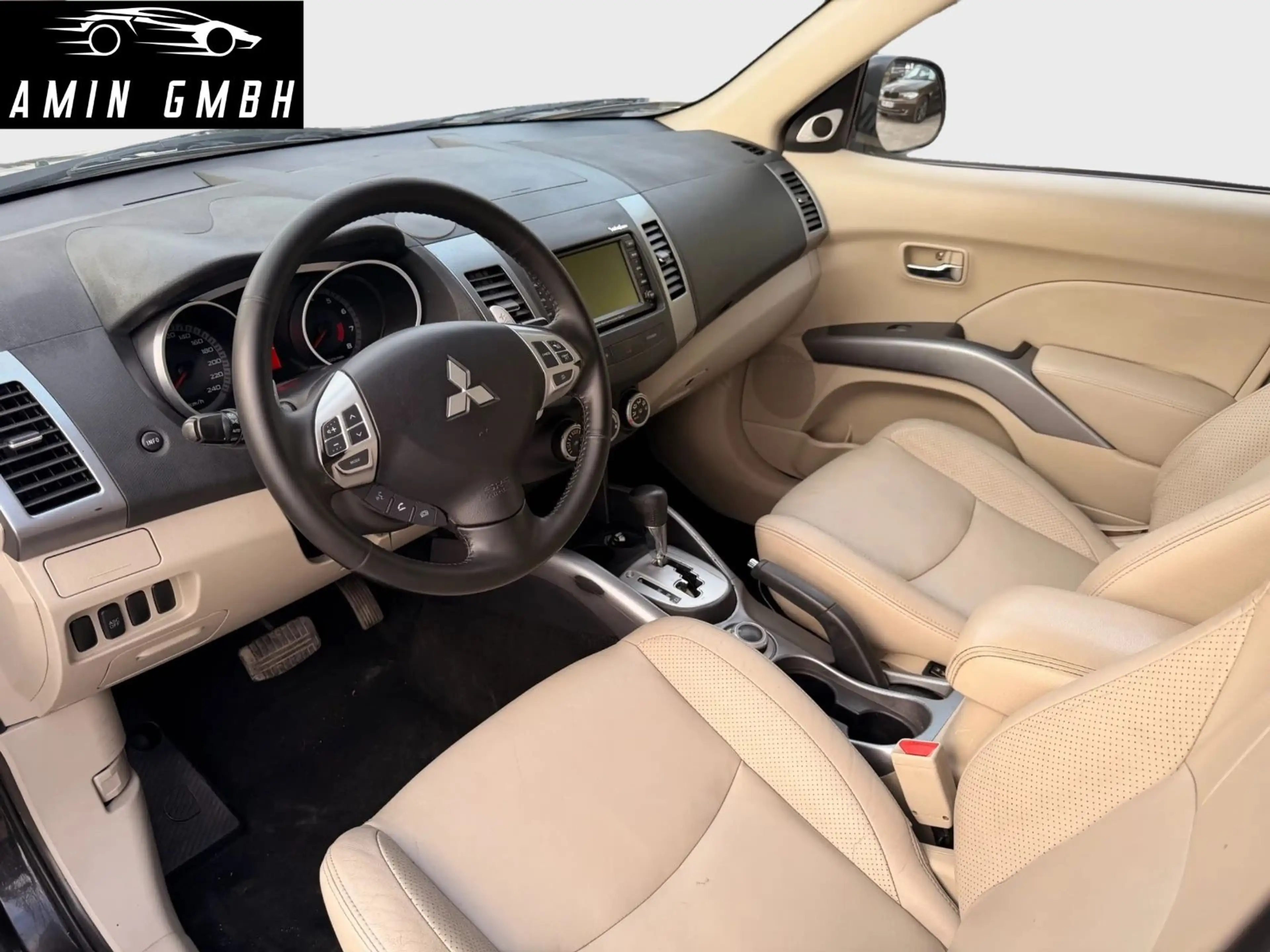 Mitsubishi Outlander 2.4 Automatik Leder Navi Kamera — photo 15
