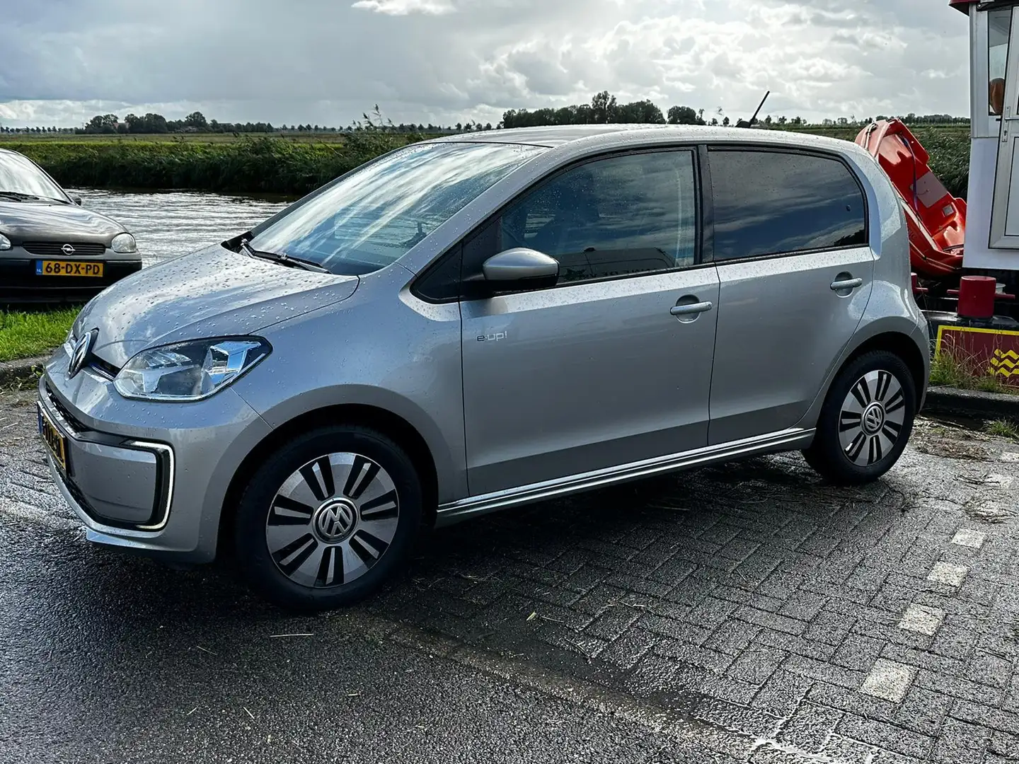 Volkswagen e-up! E-up! € 2000,- subsidie terug te krijgen bij aansc Сірий - 2
