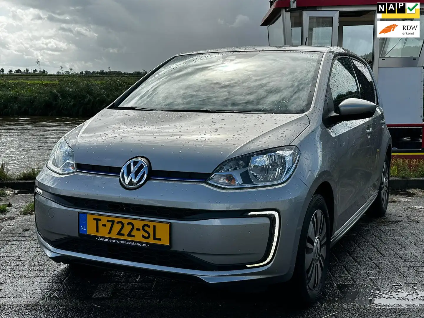 Volkswagen e-up! E-up! € 2000,- subsidie terug te krijgen bij aansc Szary - 1
