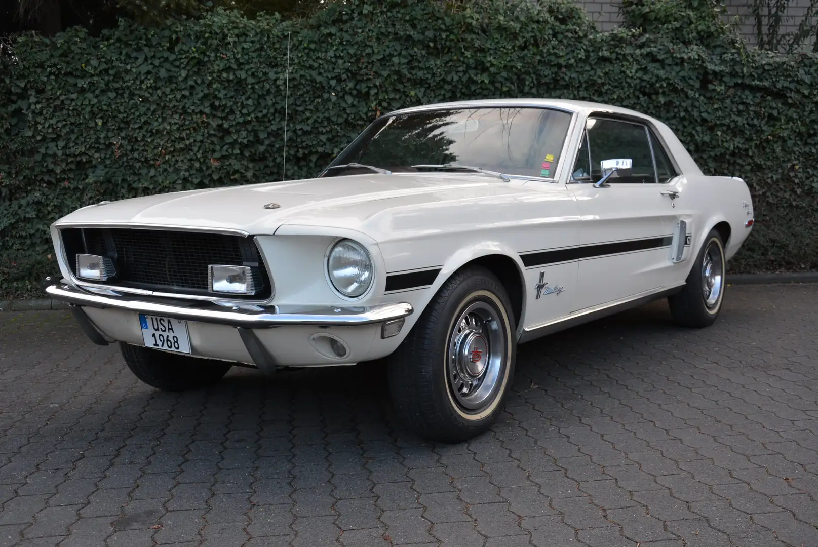 Ford Mustang original GT/CS California Special mit 351 5,8 V8 Weiß - 2