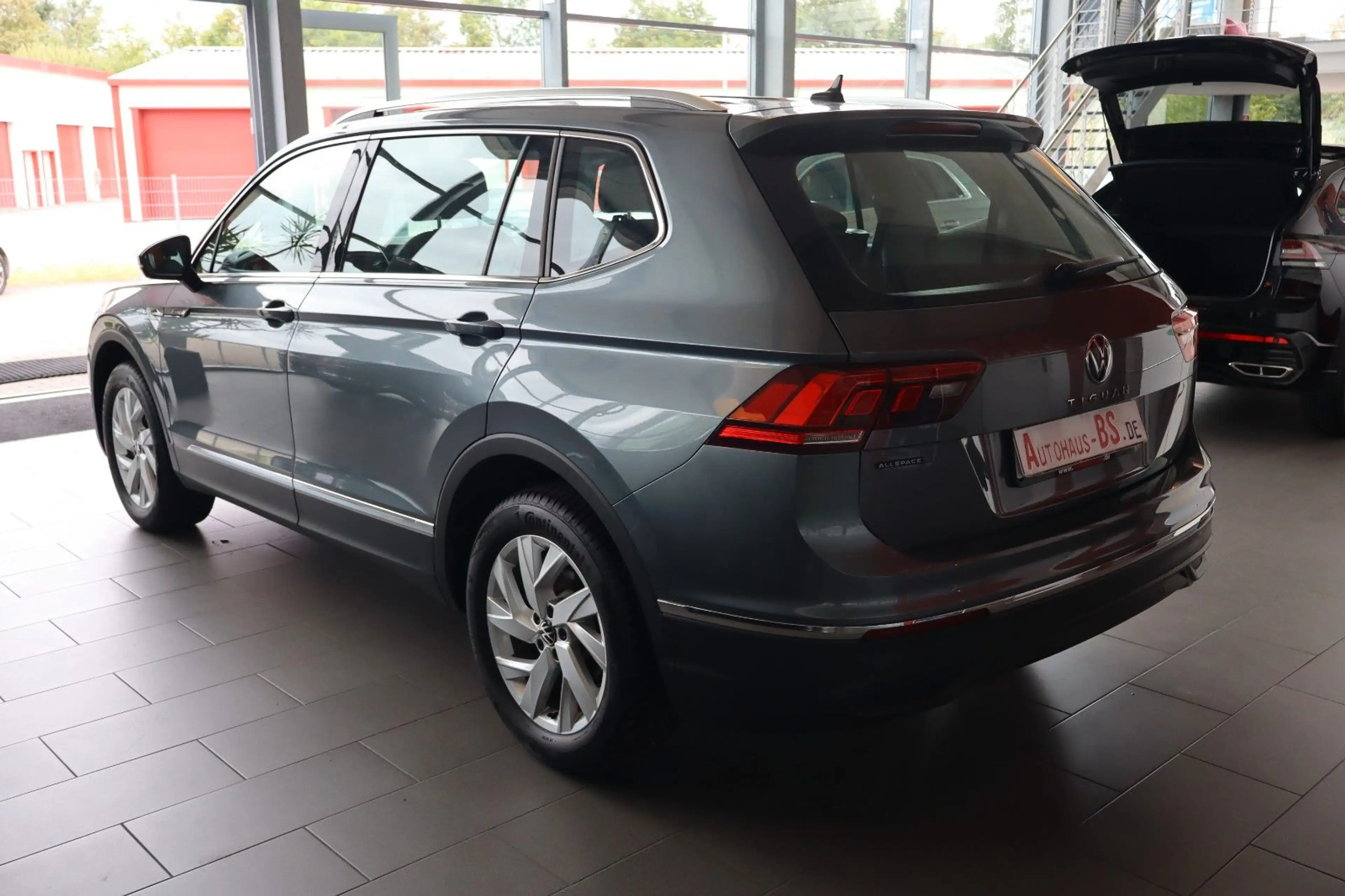 Volkswagen Tiguan Allspace 1.5TSI DSG,7SITZ,AHK,NaviLED,1Hd — photo 4
