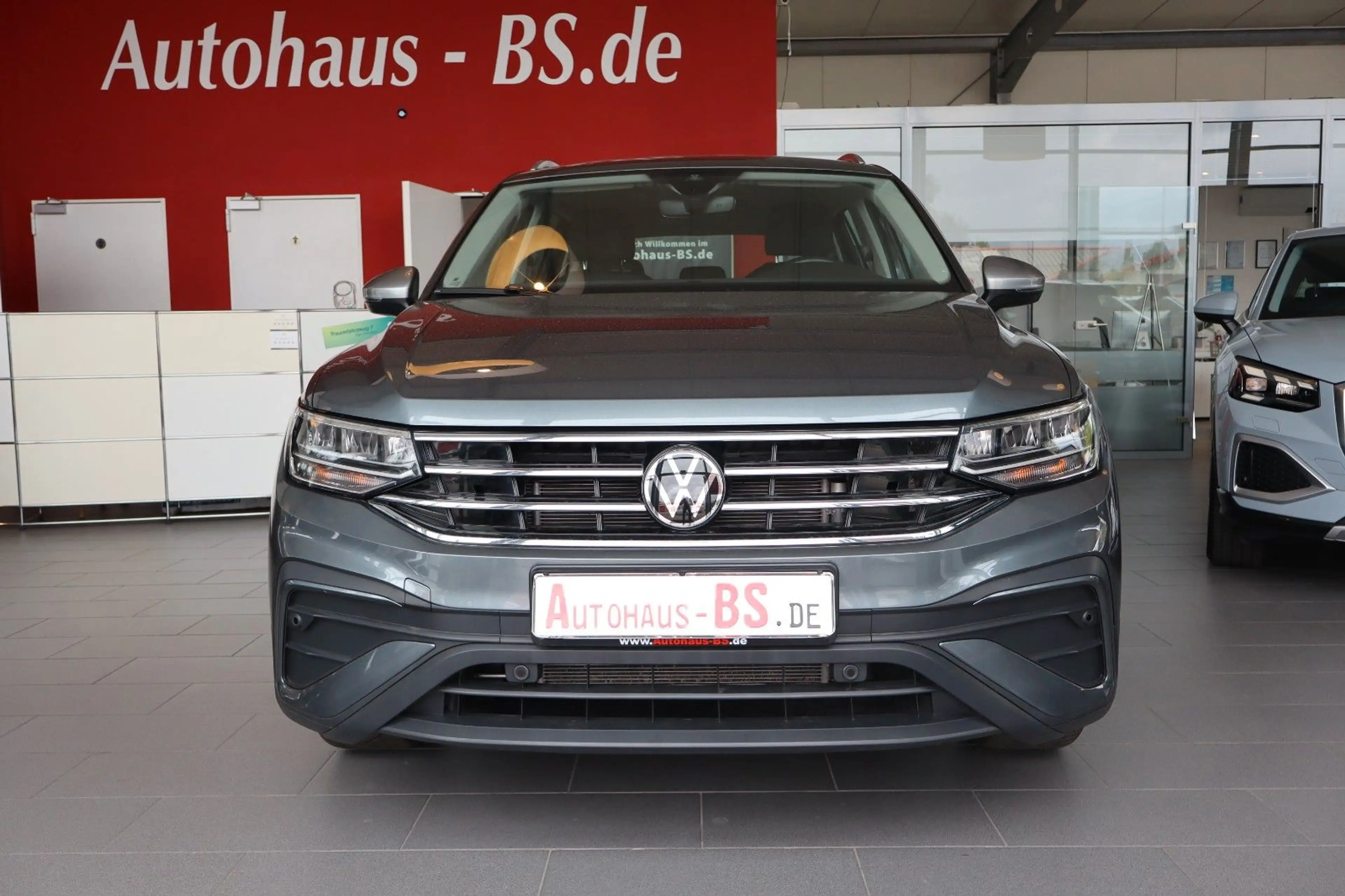 Volkswagen Tiguan Allspace 1.5TSI DSG,7SITZ,AHK,NaviLED,1Hd — photo 2