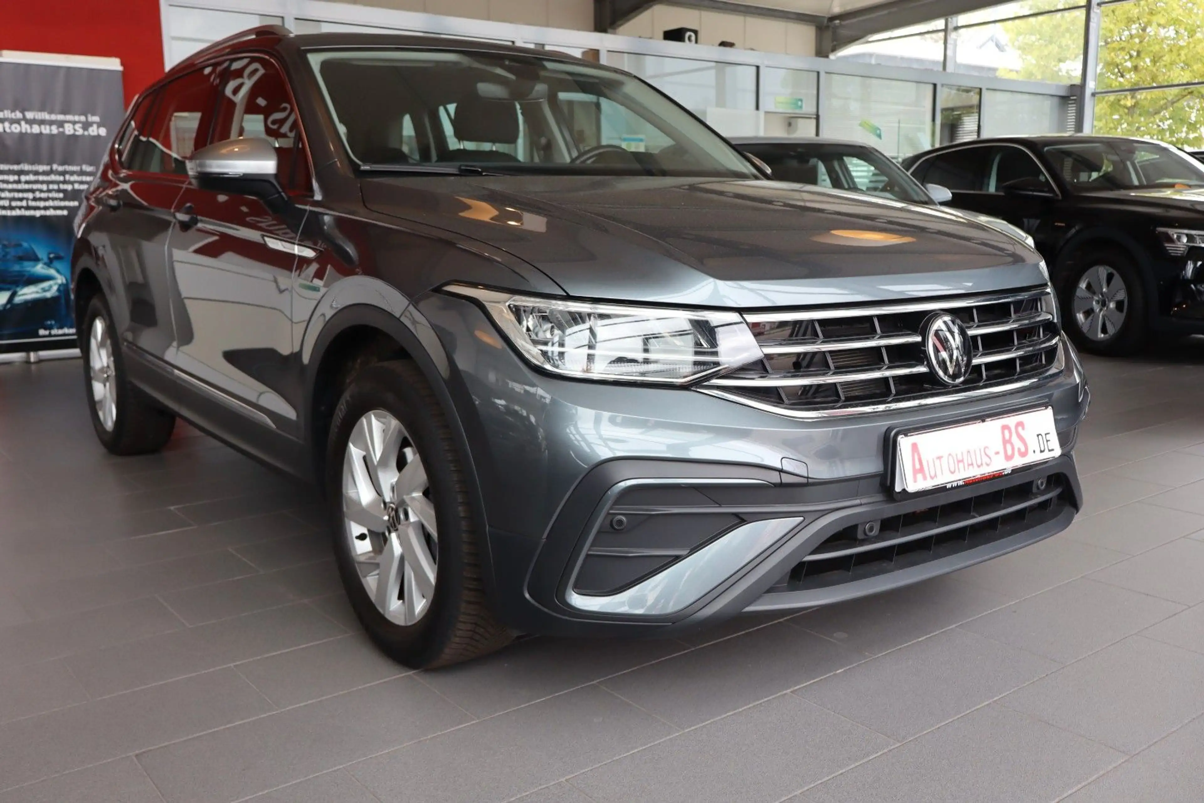 Volkswagen Tiguan Allspace 1.5TSI DSG,7SITZ,AHK,NaviLED,1Hd — photo 3