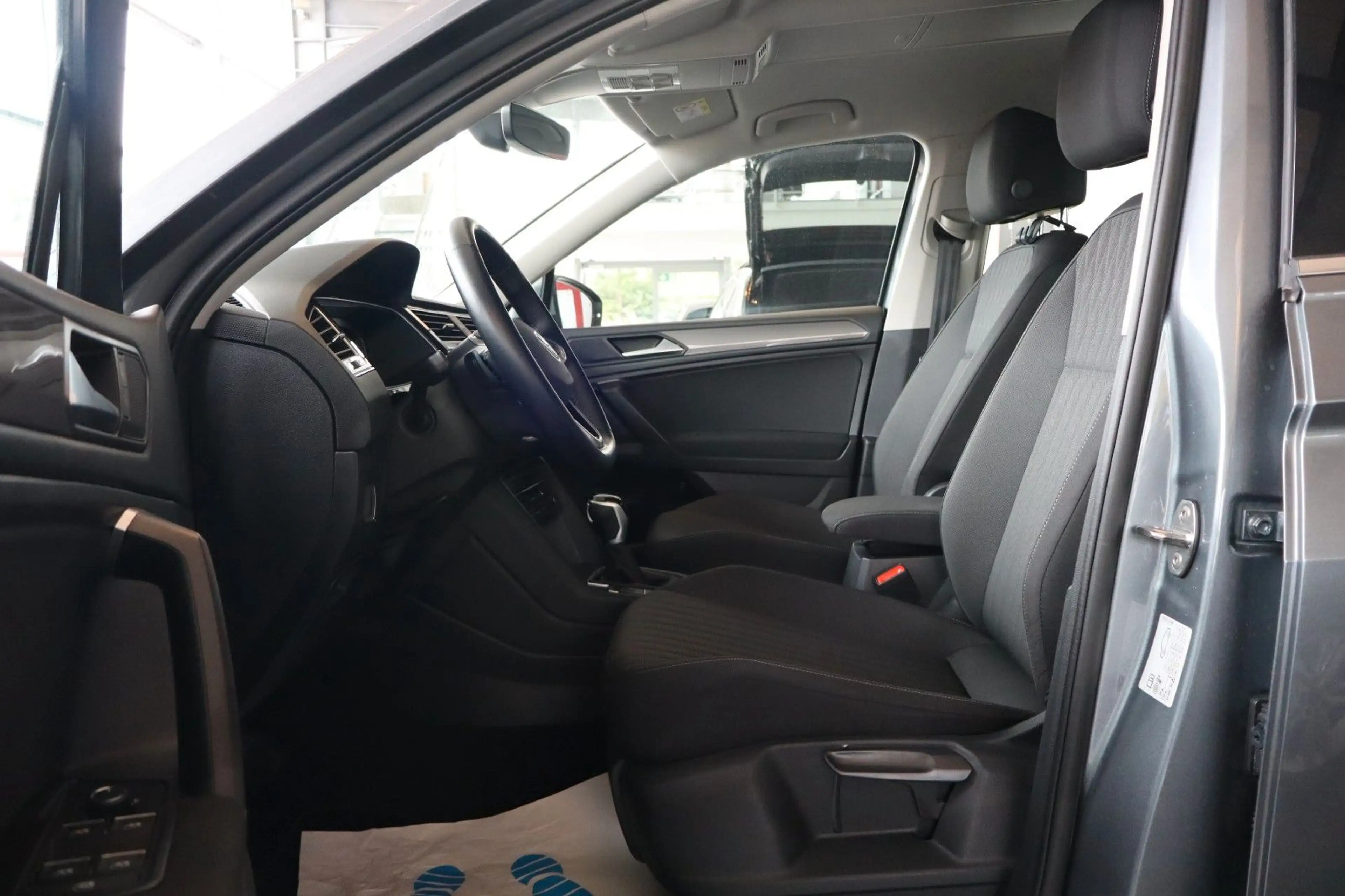 Volkswagen Tiguan Allspace 1.5TSI DSG,7SITZ,AHK,NaviLED,1Hd — photo 8