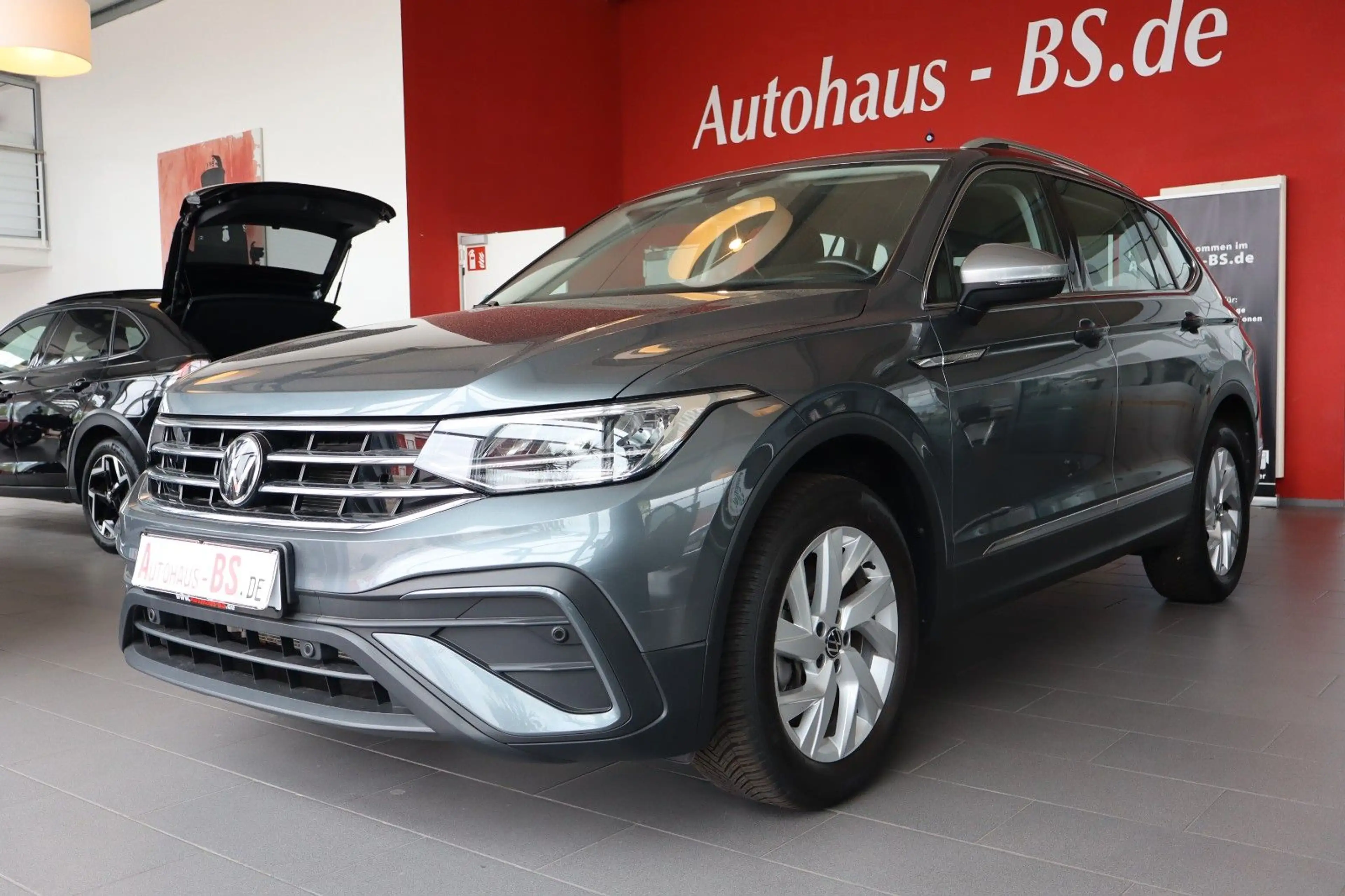 Volkswagen Tiguan Allspace 1.5TSI DSG,7SITZ,AHK,NaviLED,1Hd