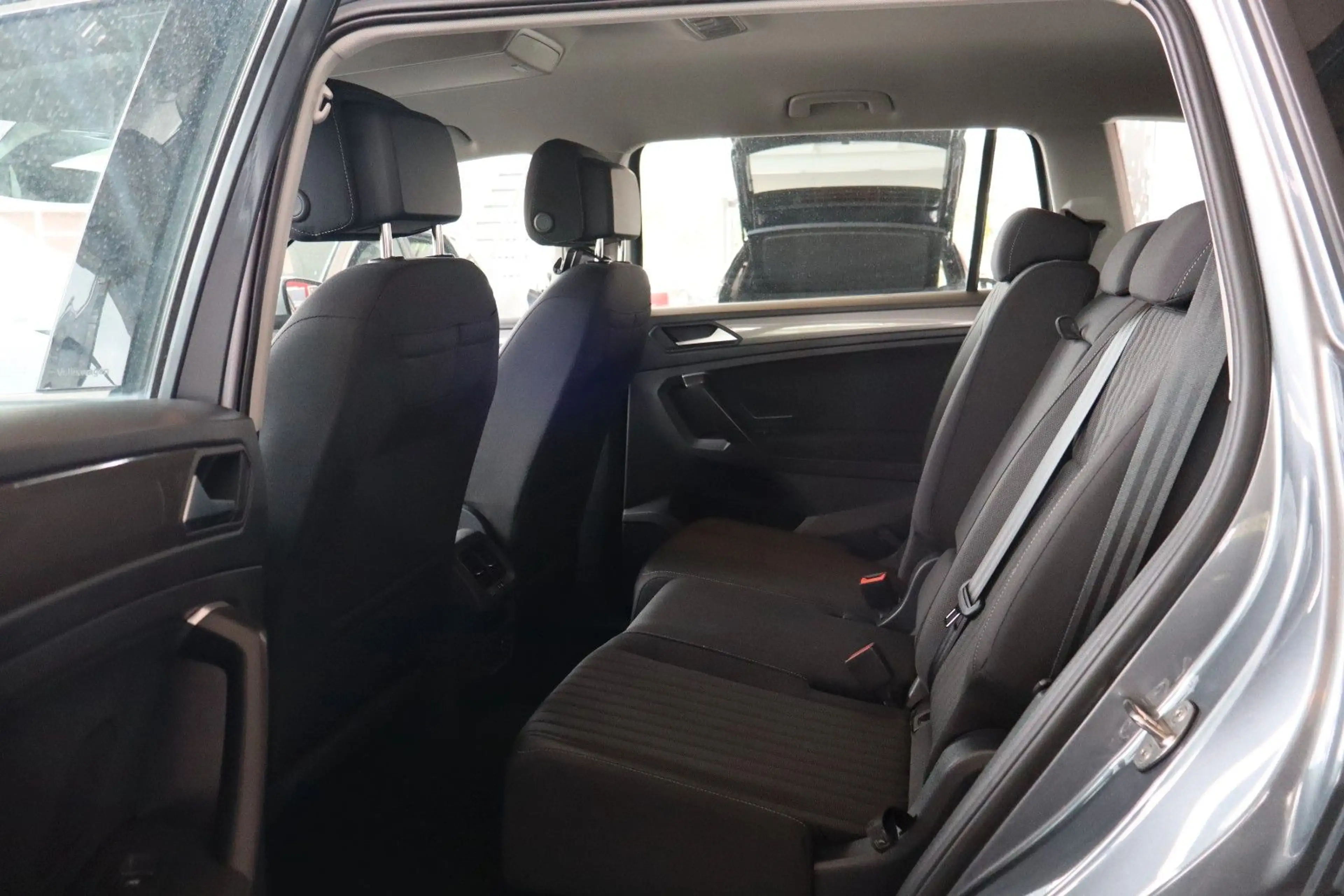 Volkswagen Tiguan Allspace 1.5TSI DSG,7SITZ,AHK,NaviLED,1Hd — photo 7
