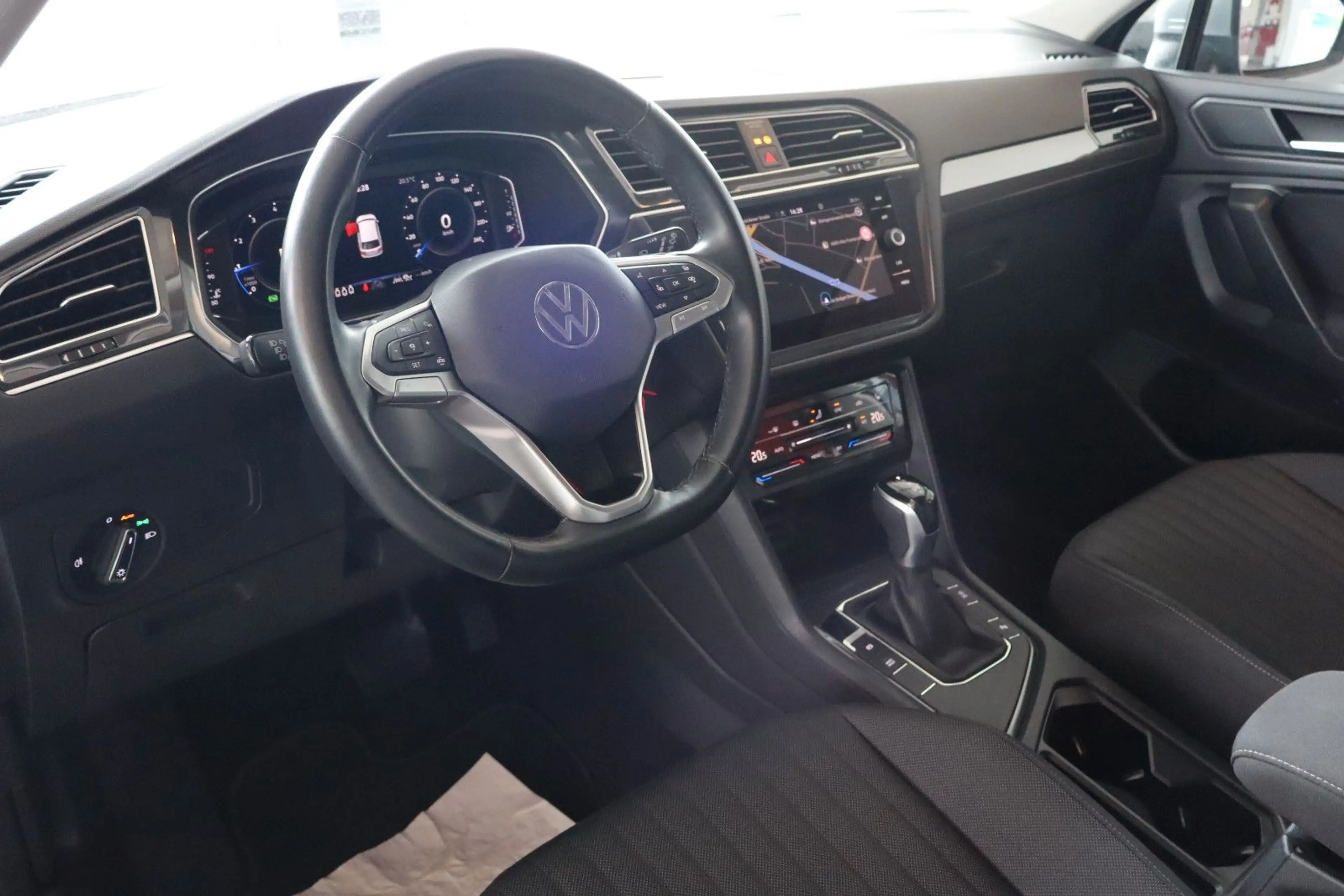 Volkswagen Tiguan Allspace 1.5TSI DSG,7SITZ,AHK,NaviLED,1Hd — photo 5