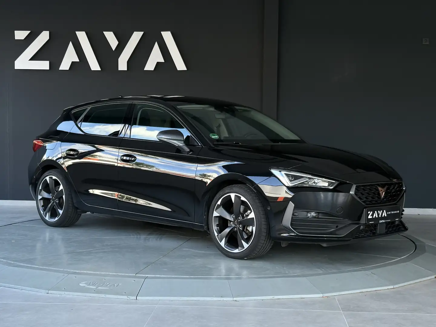 CUPRA Leon 1.5 TSI Limousine*LED*SITZ-HZG*KLIMA* Zwart - 1