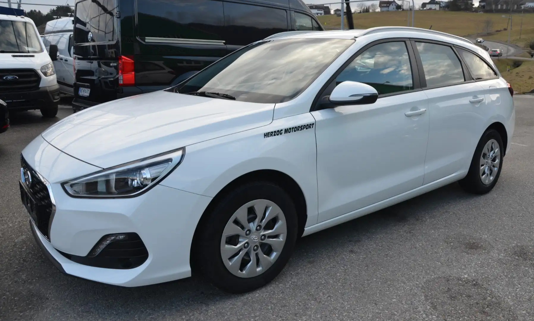 Hyundai i30 i30 CW 1,6 CRDI  Tempomat Klima 1.Besitz Weiß - 2