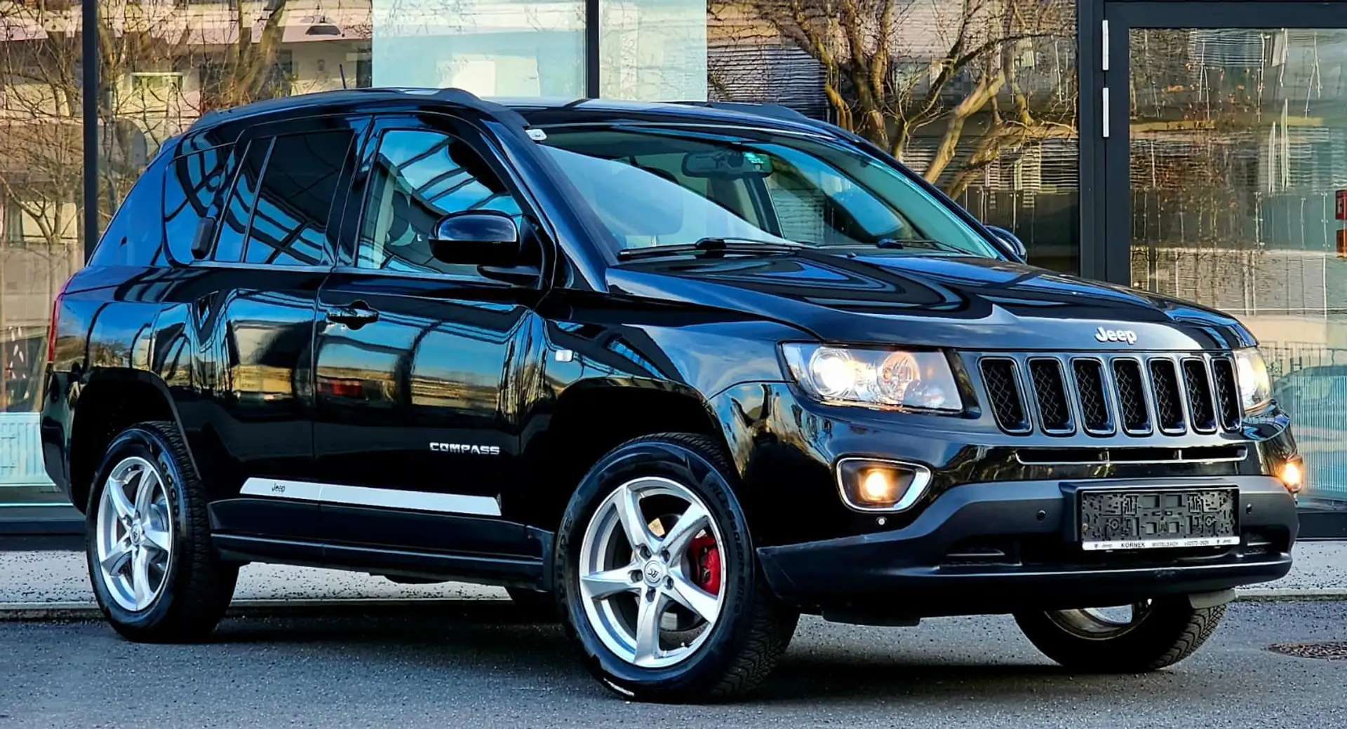 Jeep Compass Compass 2,2 CRD Limited 4WD""NUR 129.000KM"" Schwarz - 1