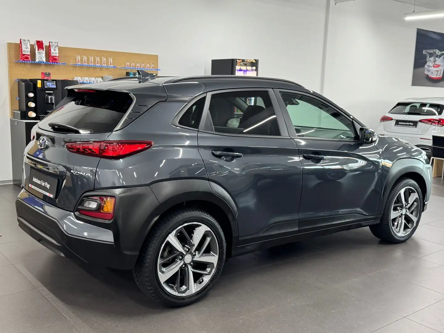 Hyundai KONA Premium AUT/SITZKLIMA/CARPLAY/U-FREI/1.HD! Grau - 2