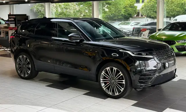 Land Rover Range Rover Velar view 4