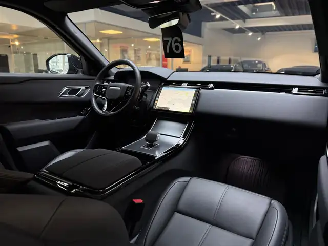 Land Rover Range Rover Velar view 13