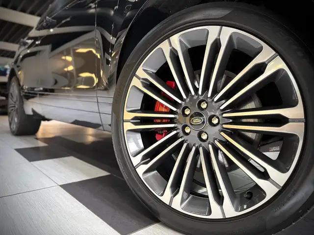 Land Rover Range Rover Velar view 6