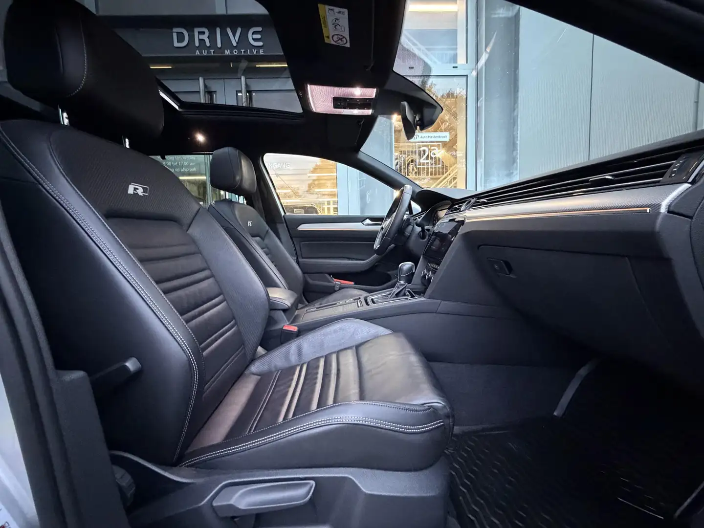 Volkswagen Passat Variant 1.5 TSI Highline Business R |Pano|Leer|360 Cam|Ad. Grijs - 2