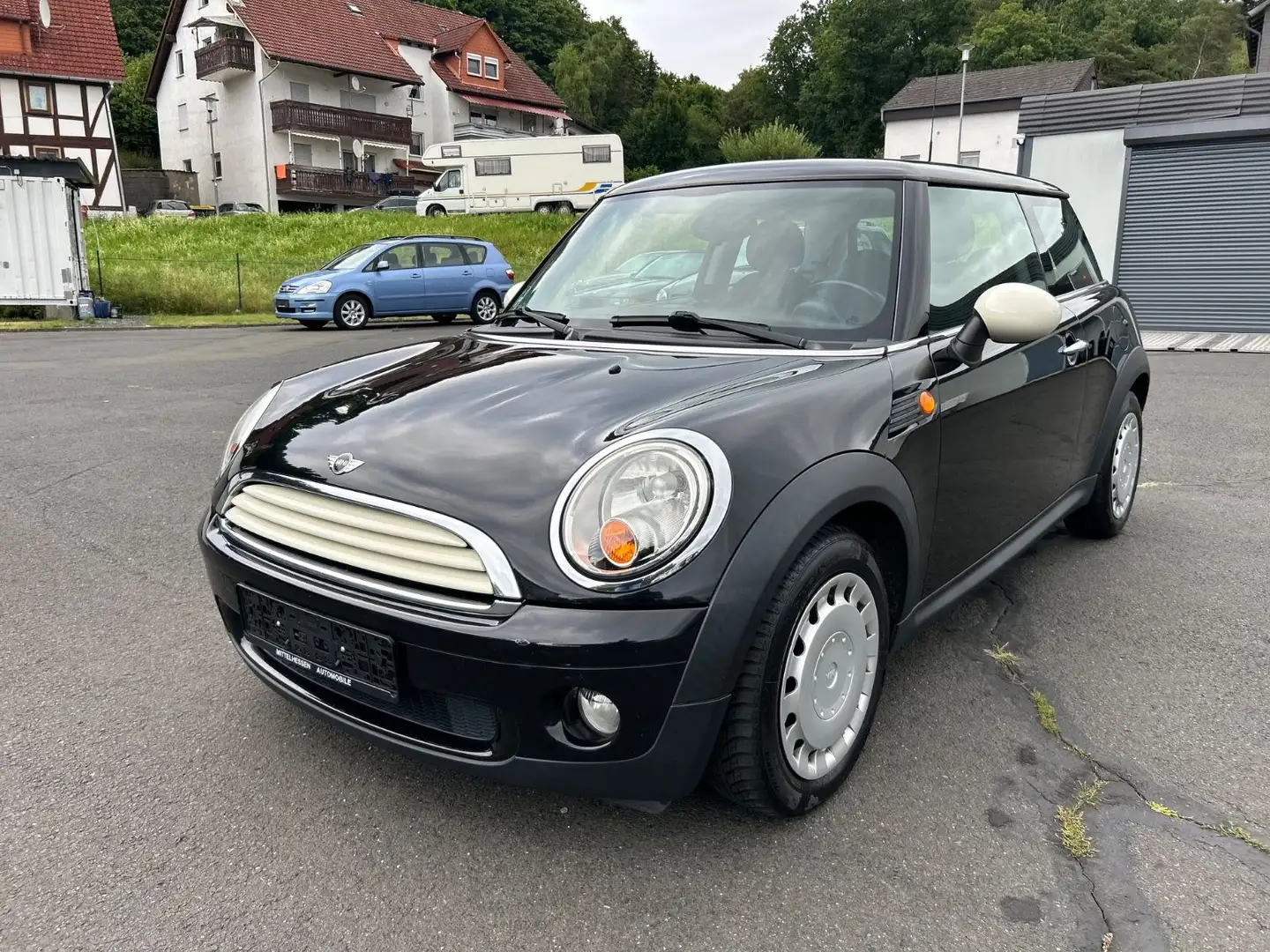 MINI One Minimalist * SCHECKHEFTGEPFLEGT*TÜV NEU* Schwarz - 1