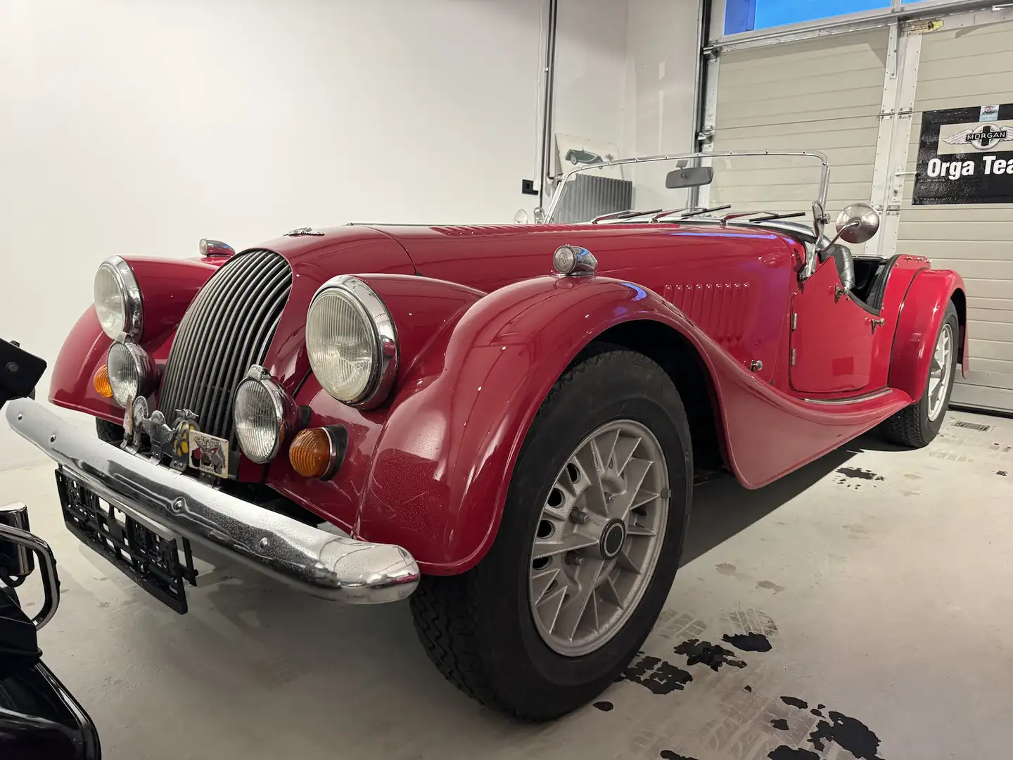 Morgan Plus 8 Früher Achter mit zauberhafter Patina Rot - 2