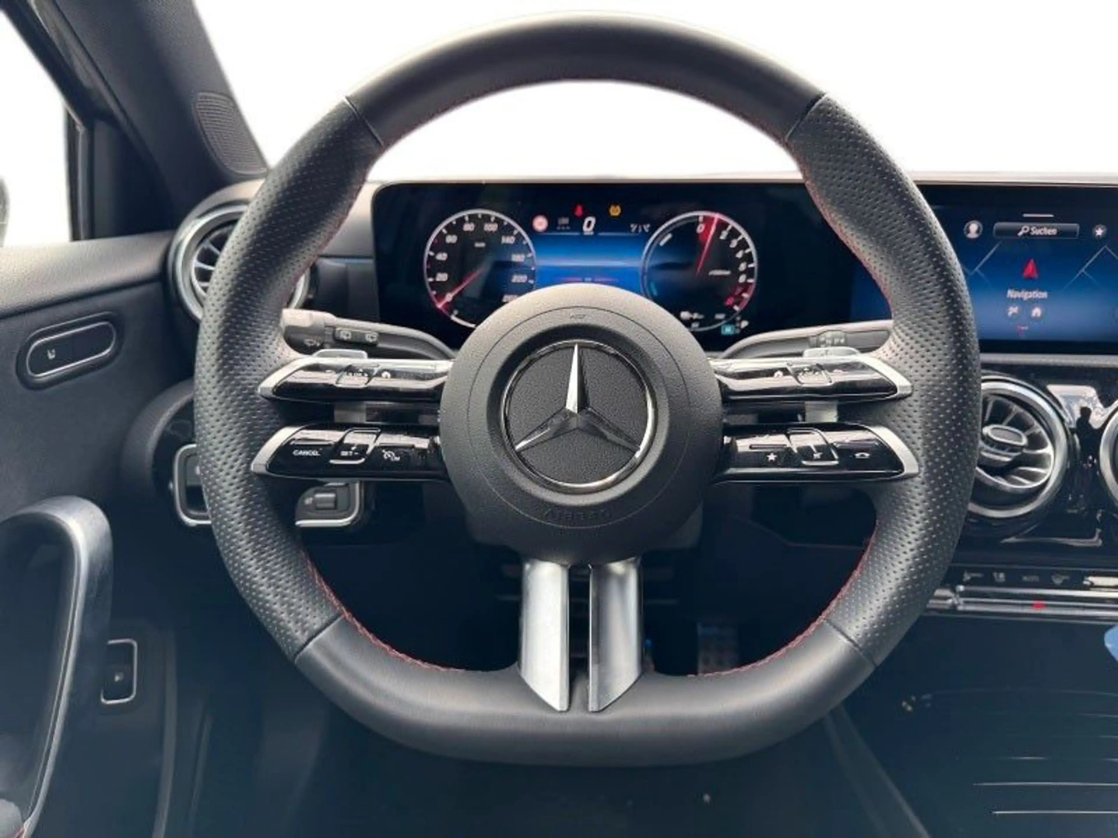Mercedes-Benz A 250 A A 250 e — photo 12