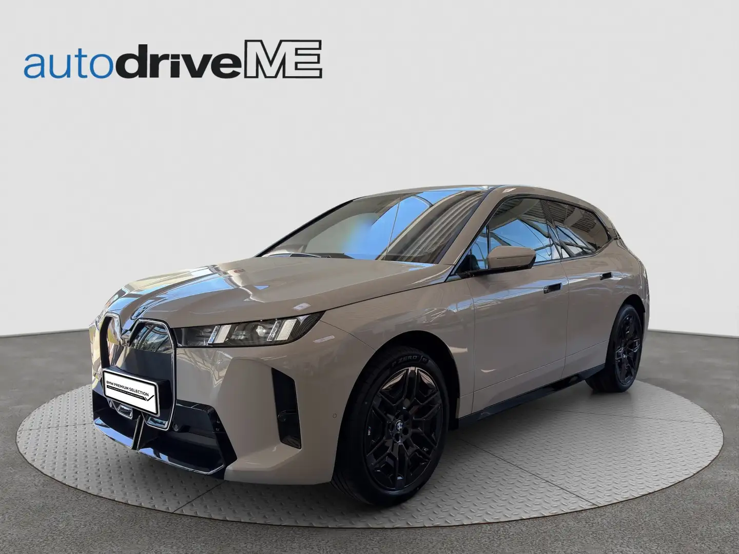 BMW iX xDrive 45 M-Sport Grau - 1