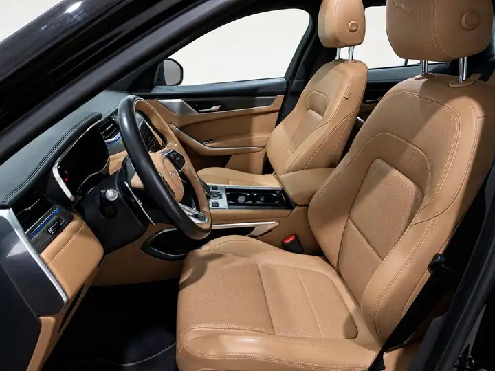 Jaguar F-Pace 2022, foto 11