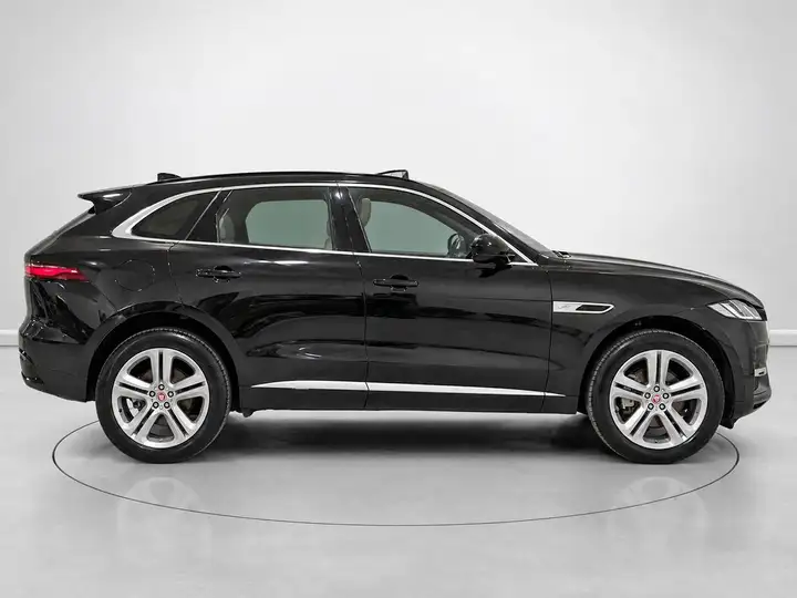 Jaguar F-Pace 2022, foto 2