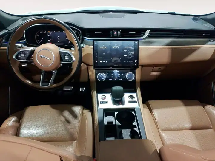 Jaguar F-Pace 2022, foto 9