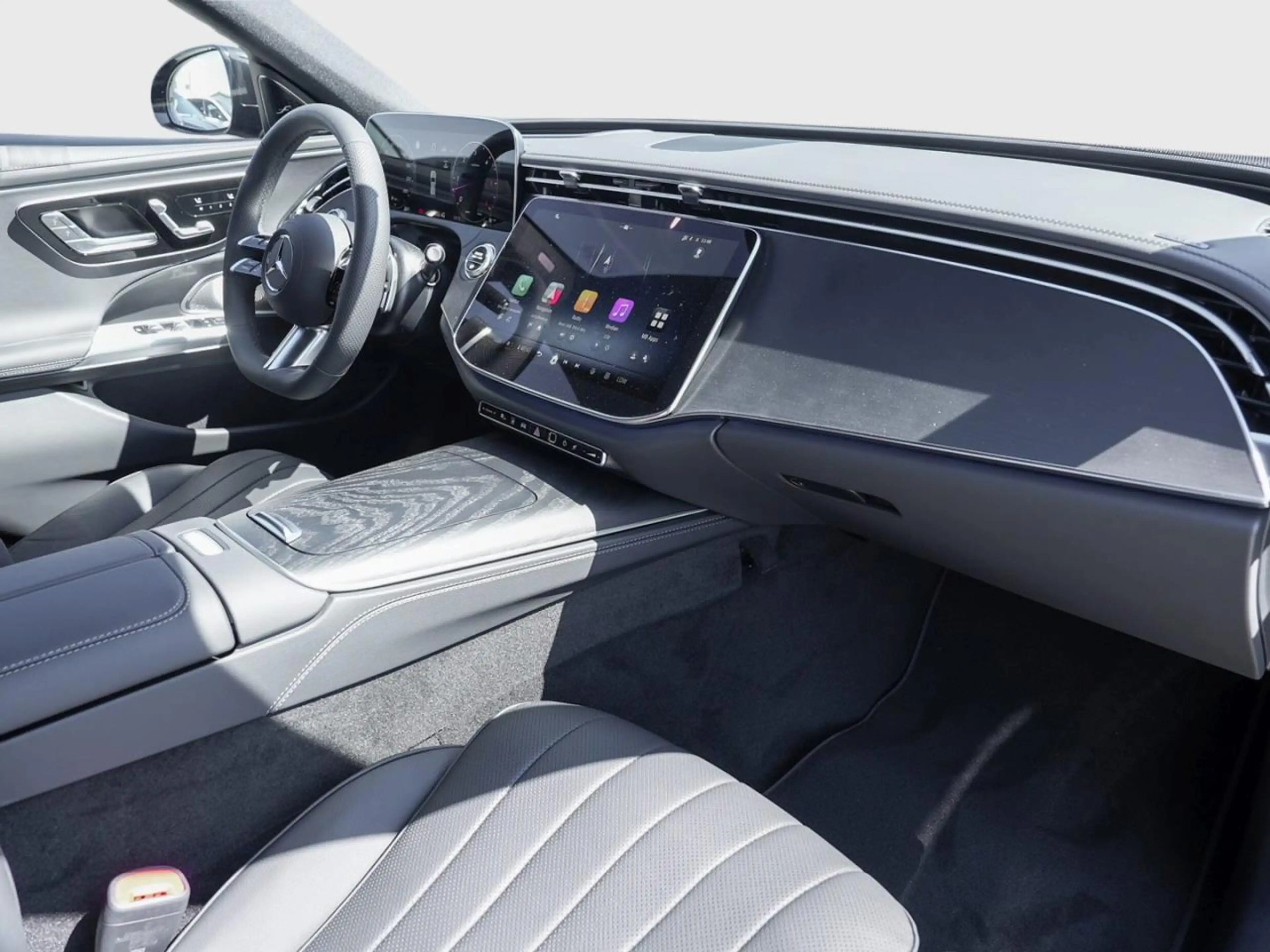 Mercedes-Benz E 450 d 4MATIC T-Modell AMG Night Panorama 360° — photo 15