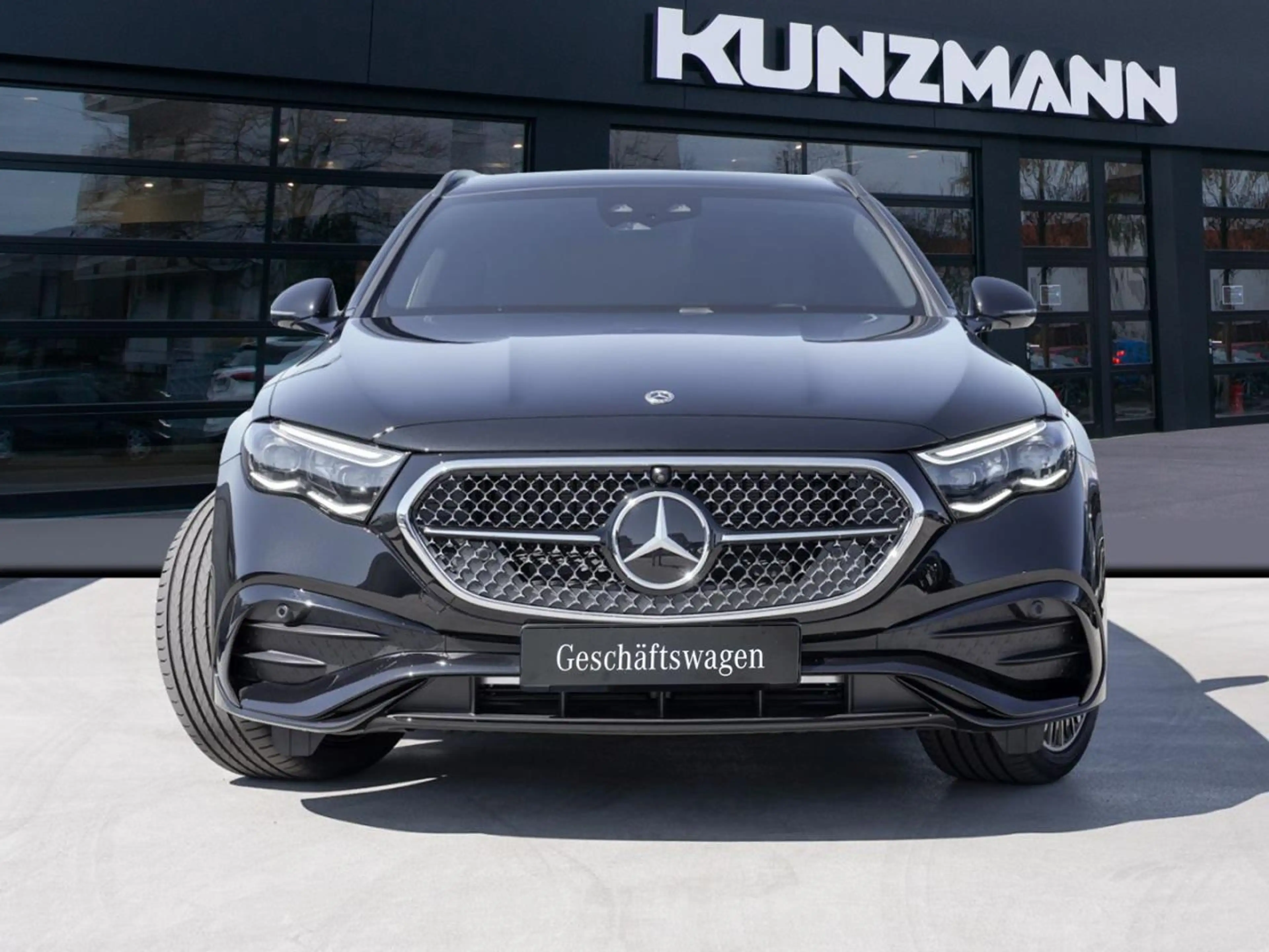 Mercedes-Benz E 450 d 4MATIC T-Modell AMG Night Panorama 360° — photo 2