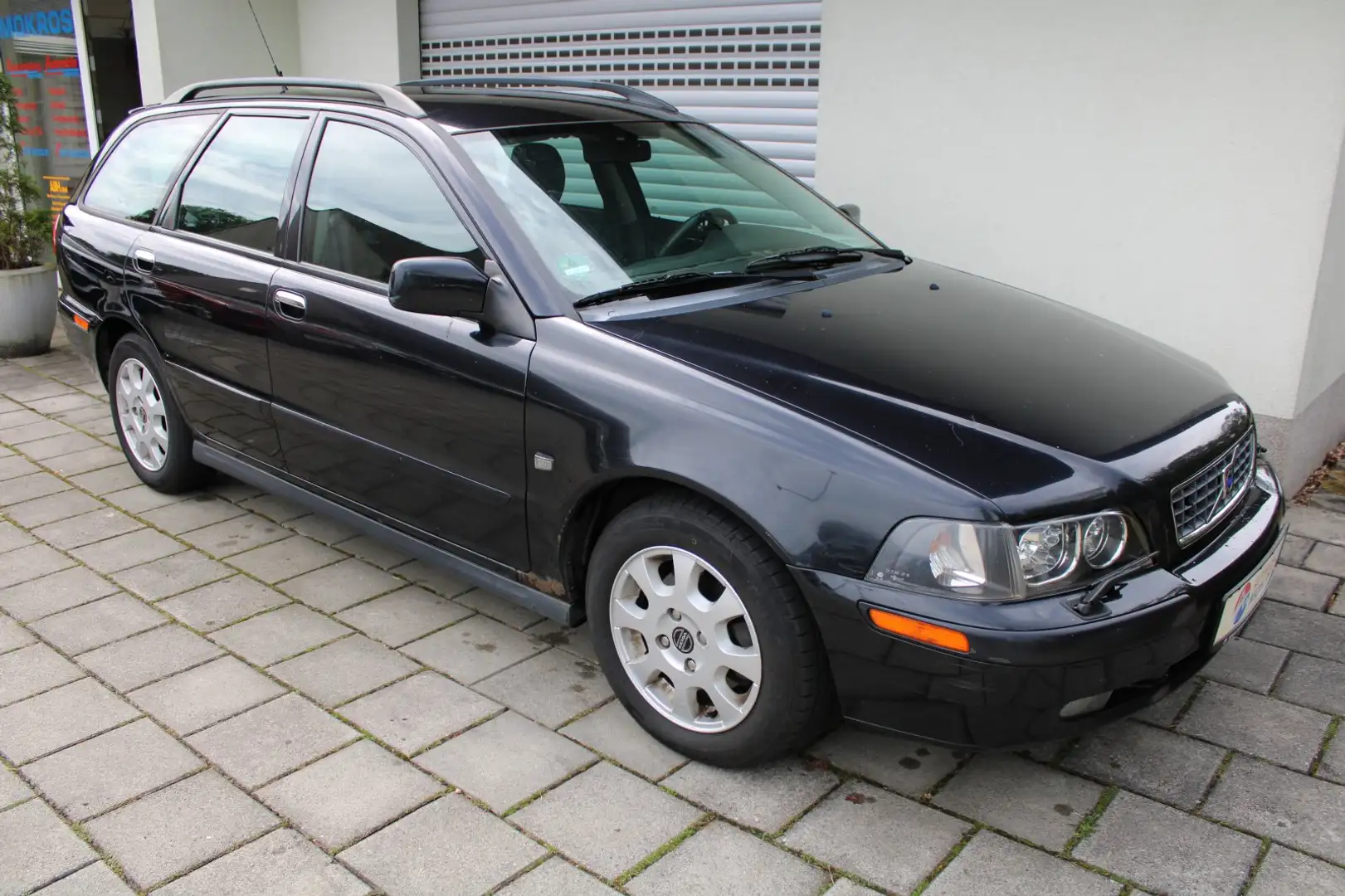 Volvo V40 1.8i Comfort Xenon Leder Klimautomatik Sitzhzg ALU Noir - 1