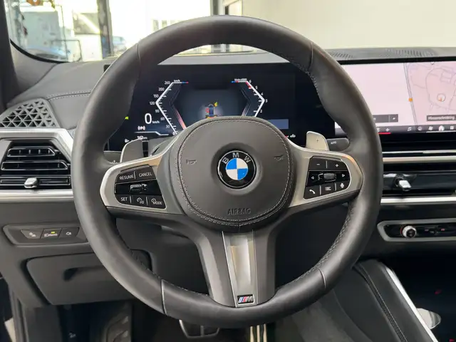 BMW X6 view 9