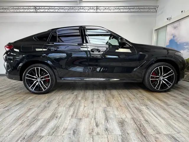 BMW X6 view 4