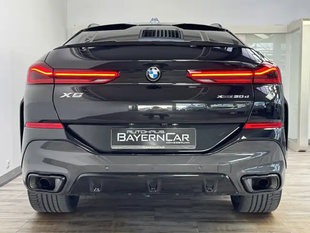 BMW X6 view 5