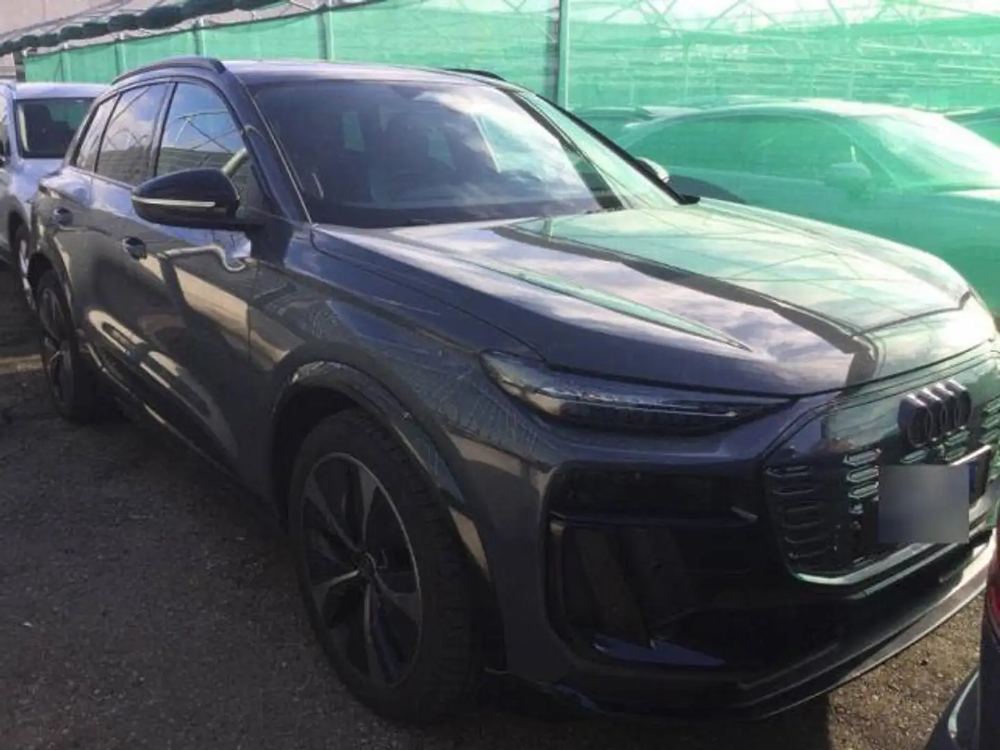 Audi Q6 e-tron Matrix Pano Luft Bang & Olufsen quattro 285 kW Grau - 2