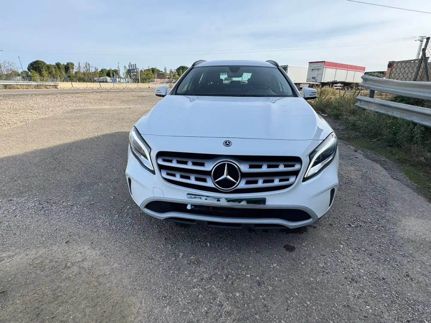 Mercedes-Benz GLA 200 200d 7G-DCT Blanc - 2