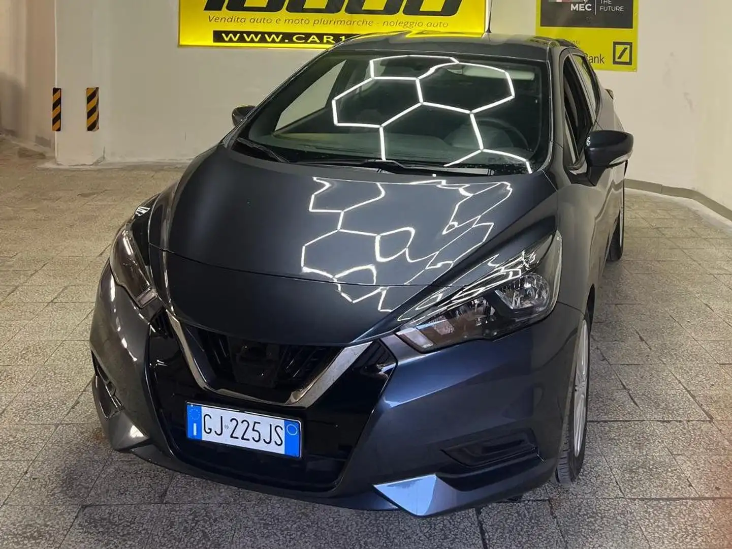 Nissan Micra Micra V 2017 1.0 ig-t Acenta 92cv Grijs - 1