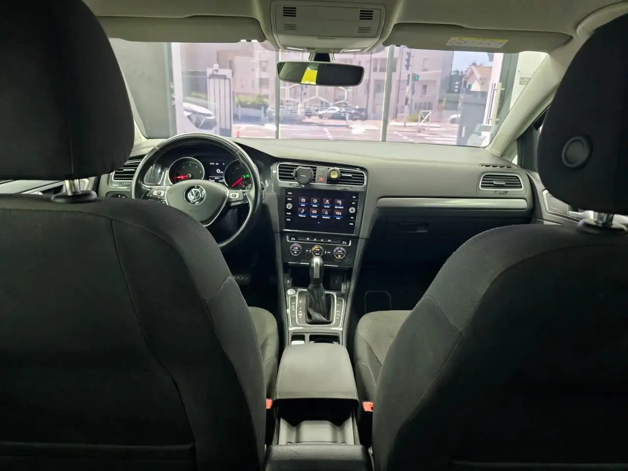 Volkswagen Golf Standard Model — photo 28