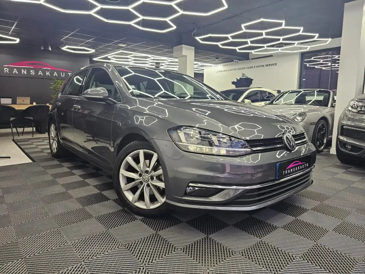 Volkswagen Golf Standard Model